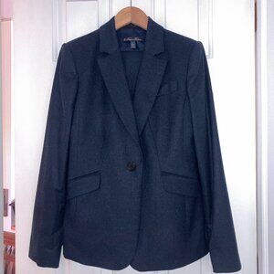 Beautiful Brooks Brothers 100% wool flannel pant suit, navy 2/4